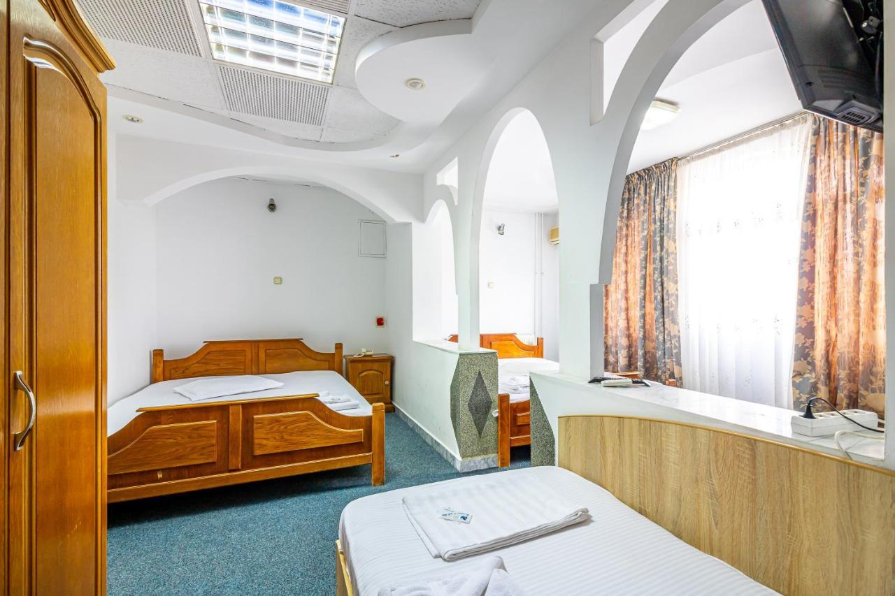 Motel Dasiana Тыргу-Жиу Экстерьер фото