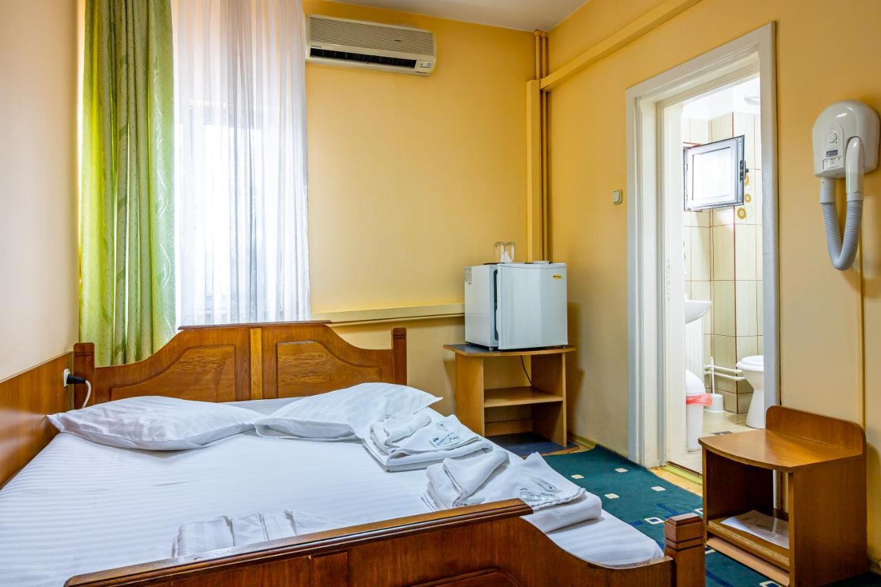 Motel Dasiana Тыргу-Жиу Экстерьер фото